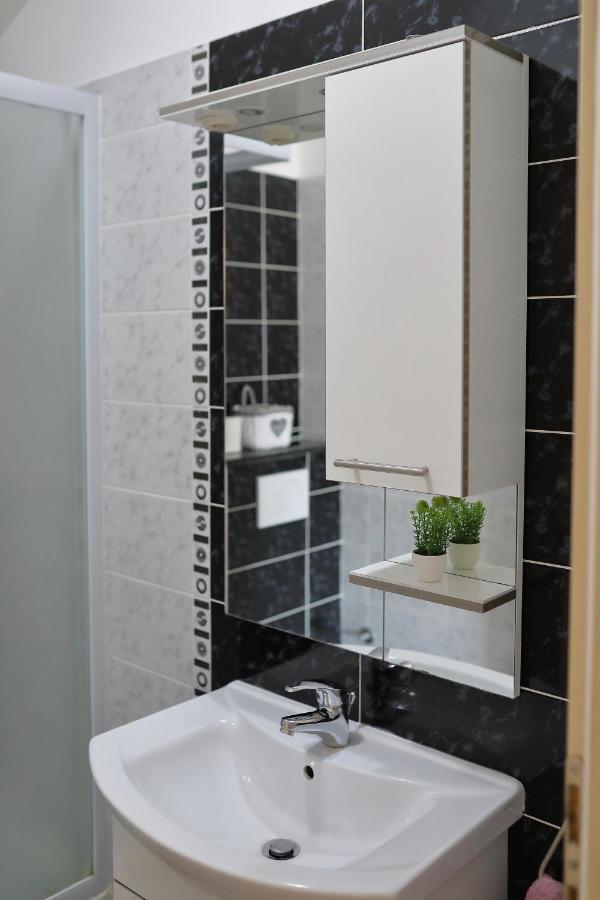 Bane Dvori Apartamento Bibinje Exterior foto
