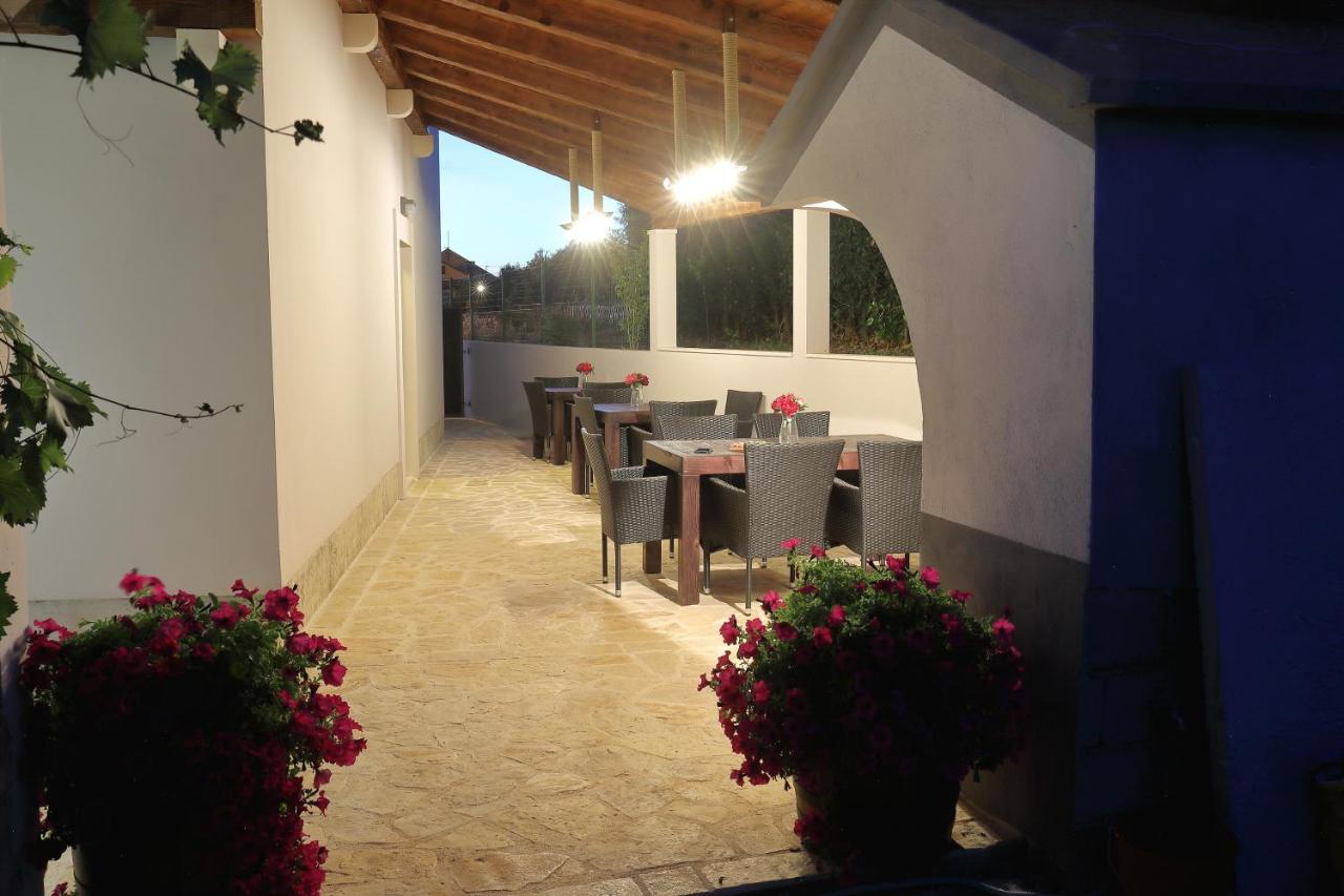 Bane Dvori Apartamento Bibinje Exterior foto