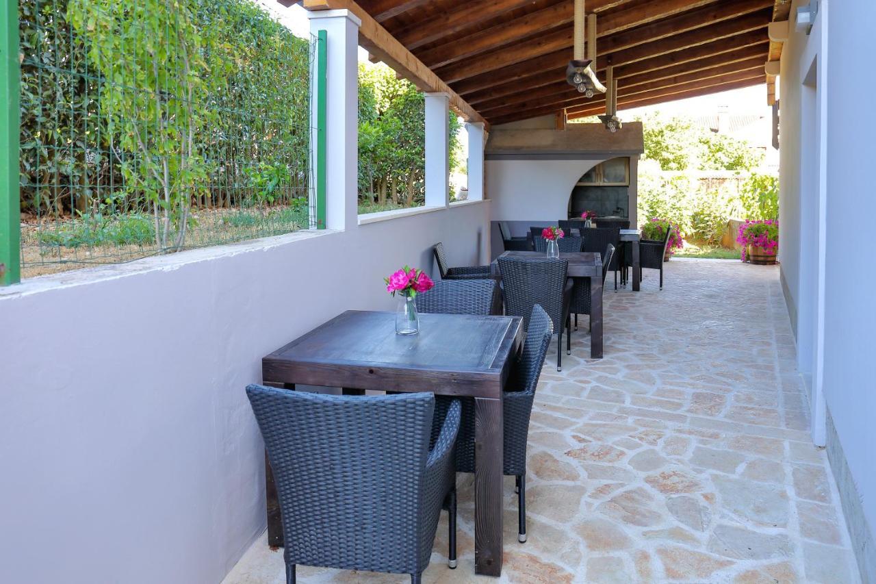Bane Dvori Apartamento Bibinje Exterior foto