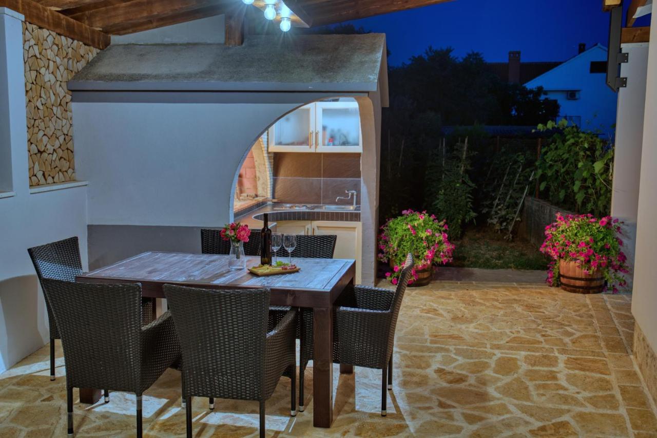 Bane Dvori Apartamento Bibinje Exterior foto