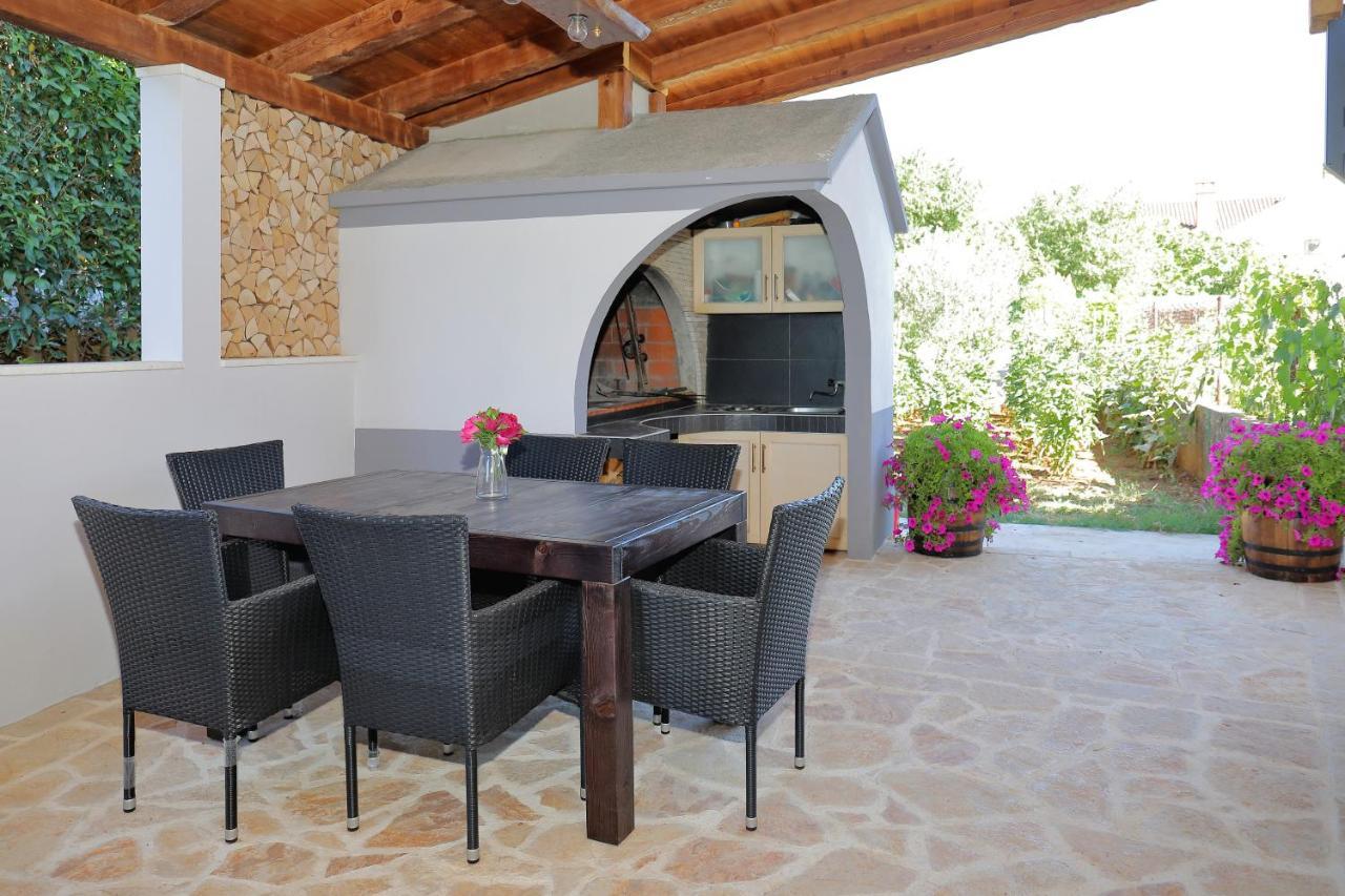 Bane Dvori Apartamento Bibinje Exterior foto